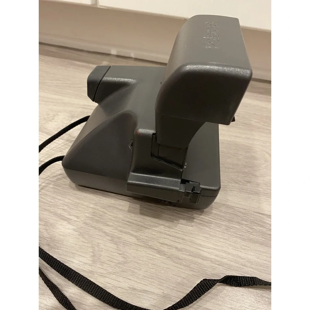 Polaroid‎ One Step 600 Film Instant Camera With Strap Untested